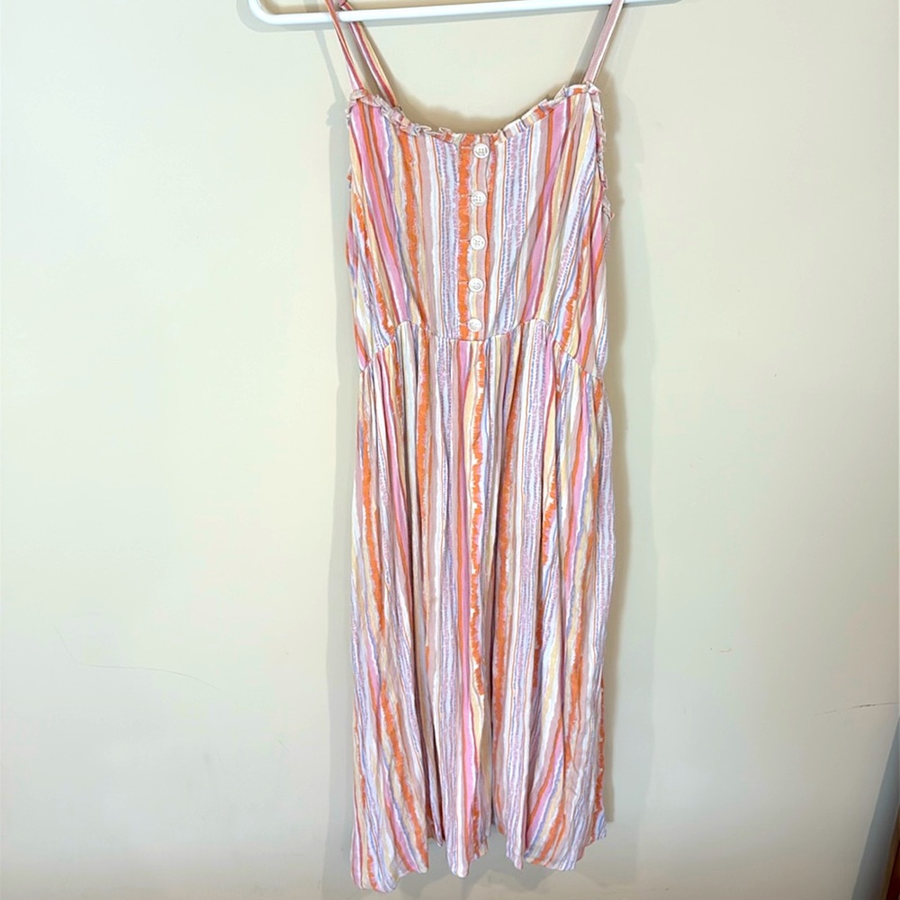 Gorgeous striped cotton maxi dress. Perfect for a beach day or going to brunch!